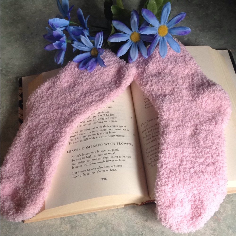 NWOT Nice and Cozy Fluffy Soft-Pink Socks